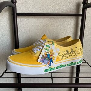 New with Tag Unisex Sesame Street Vans Women’s size 9.